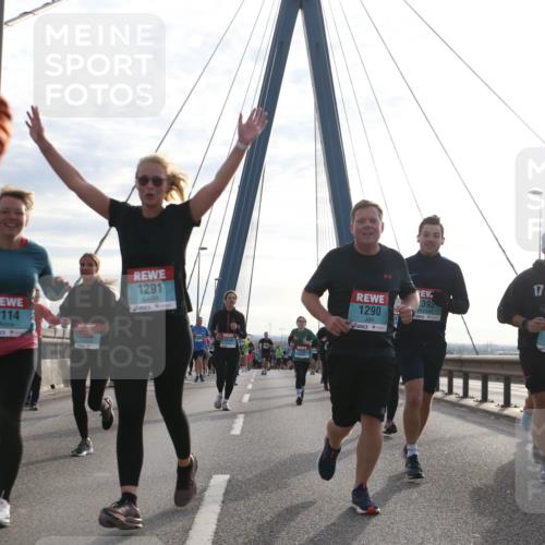 03.10.2024 - Köhlbrandbrückenlauf Jannik Wohlers http://msf.ph/oto/7261700 03.10.2024 09:29:13 Position 1 2114, 3583, 1291, 3248, 392, 1290, 2394 meine-sportfotos.de