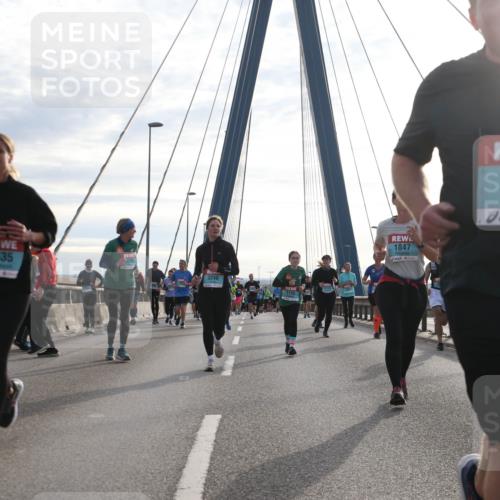 03.10.2024 - Köhlbrandbrückenlauf Jannik Wohlers http://msf.ph/oto/7261744 03.10.2024 09:29:14 Position 1 1635, 3248, 1135, 1847, 1290, 92 meine-sportfotos.de