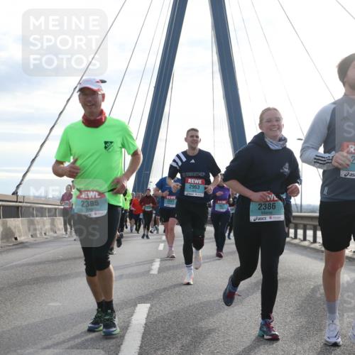 03.10.2024 - Köhlbrandbrückenlauf Jannik Wohlers http://msf.ph/oto/7263846 03.10.2024 09:29:38 Position 1 2143, 2052, 2385, 2041, 2963, 1821, 2386, 2387 meine-sportfotos.de
