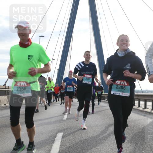 03.10.2024 - Köhlbrandbrückenlauf Jannik Wohlers http://msf.ph/oto/7263854 03.10.2024 09:29:39 Position 1 2052, 2385, 2041, 2963, 2386, 2387 meine-sportfotos.de