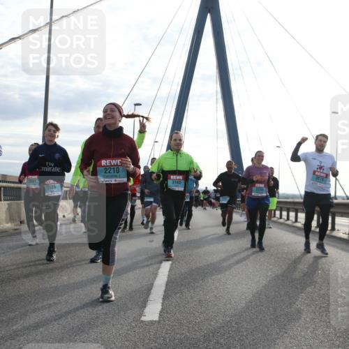 03.10.2024 - Köhlbrandbrückenlauf Jannik Wohlers http://msf.ph/oto/7264119 03.10.2024 09:29:44 Position 1 25, 2210, 3081, 3160, 2426, 2255, 3076, 2708 meine-sportfotos.de