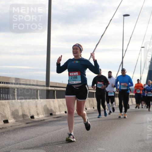 03.10.2024 - Köhlbrandbrückenlauf Jannik Wohlers http://msf.ph/oto/7264213 03.10.2024 09:29:53 Position 1 2198, 2549 meine-sportfotos.de