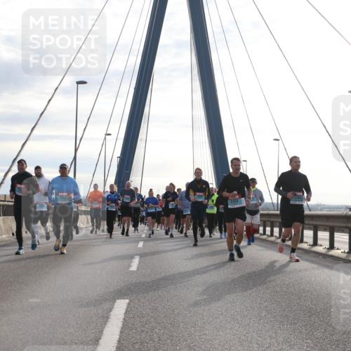 03.10.2024 - Köhlbrandbrückenlauf Jannik Wohlers http://msf.ph/oto/7264218 03.10.2024 09:29:54 Position 1 98, 1549, 2655, 2163 meine-sportfotos.de
