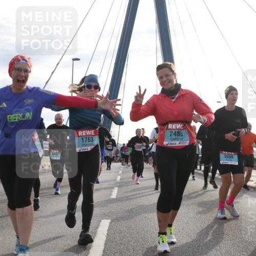 03.10.2024 - Köhlbrandbrückenlauf Jannik Wohlers http://msf.ph/oto/7264541 03.10.2024 09:30:03 Position 1 2377, 1309, 1783, 2485, 3098, 2447 meine-sportfotos.de