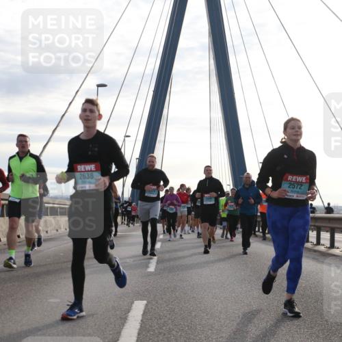 03.10.2024 - Köhlbrandbrückenlauf Jannik Wohlers http://msf.ph/oto/7264653 03.10.2024 09:30:08 Position 1 2130, 2638, 74, 2572 meine-sportfotos.de