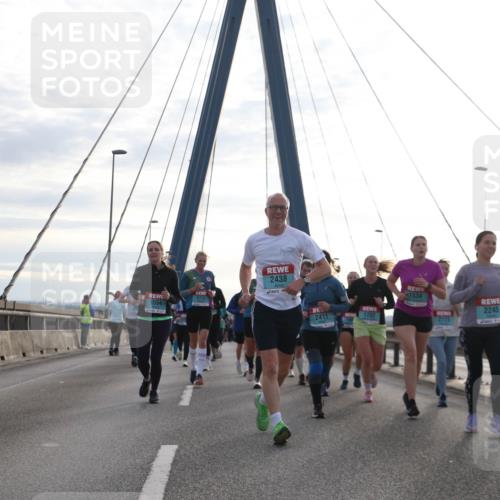 03.10.2024 - Köhlbrandbrückenlauf Jannik Wohlers http://msf.ph/oto/7266261 03.10.2024 09:30:37 Position 1 2438, 1775, 2680, 1594, 1534, 2245, 2411, 1752, 2773 meine-sportfotos.de