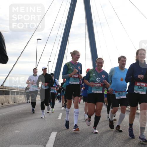 03.10.2024 - Köhlbrandbrückenlauf Jannik Wohlers http://msf.ph/oto/7266844 03.10.2024 09:30:39 Position 1 1594, 3360, 1775, 1786, 1625, 2860, 17 meine-sportfotos.de