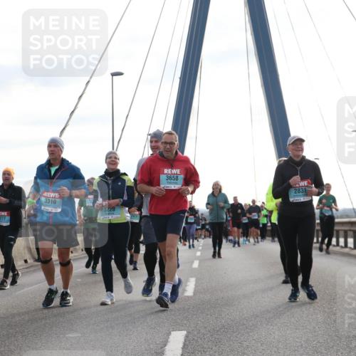03.10.2024 - Köhlbrandbrückenlauf Jannik Wohlers http://msf.ph/oto/7274637 03.10.2024 09:31:51 Position 1 3277, 3310, 3220, 3658, 2831, 2911 meine-sportfotos.de