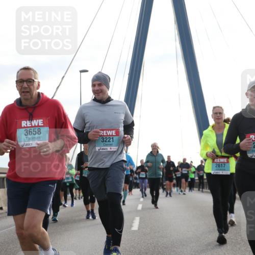 03.10.2024 - Köhlbrandbrückenlauf Jannik Wohlers http://msf.ph/oto/7274655 03.10.2024 09:31:52 Position 1 3310, 3658, 3221, 2617, 283 meine-sportfotos.de