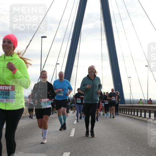 03.10.2024 - Köhlbrandbrückenlauf Jannik Wohlers http://msf.ph/oto/7274747 03.10.2024 09:31:55 Position 1 2920, 2505, 1975, 081, 2276 meine-sportfotos.de