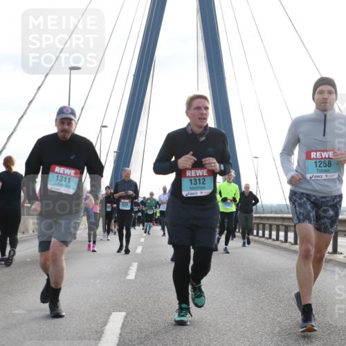 03.10.2024 - Köhlbrandbrückenlauf Jannik Wohlers http://msf.ph/oto/7285728 03.10.2024 09:32:59 Position 1 3385, 1311, 2274, 1312, 1258 meine-sportfotos.de