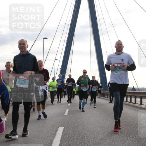 03.10.2024 - Köhlbrandbrückenlauf Jannik Wohlers http://msf.ph/oto/7286207 03.10.2024 09:33:07 Position 1 2273, 2274, 2260, 2201, 3086 meine-sportfotos.de