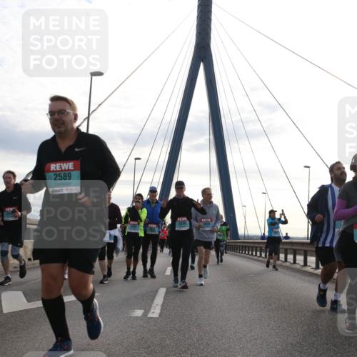 03.10.2024 - Köhlbrandbrückenlauf Jannik Wohlers http://msf.ph/oto/7298850 03.10.2024 09:35:02 Position 1 2589, 2698, 2113 meine-sportfotos.de