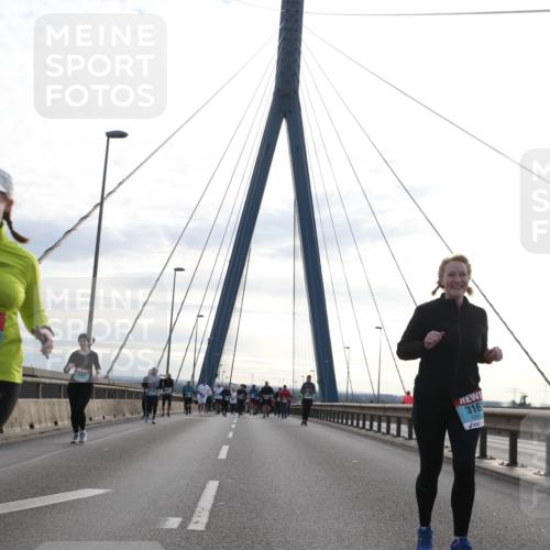 03.10.2024 - Köhlbrandbrückenlauf Jannik Wohlers http://msf.ph/oto/7301920 03.10.2024 09:35:33 Position 1 3106, 3533, 3162 meine-sportfotos.de