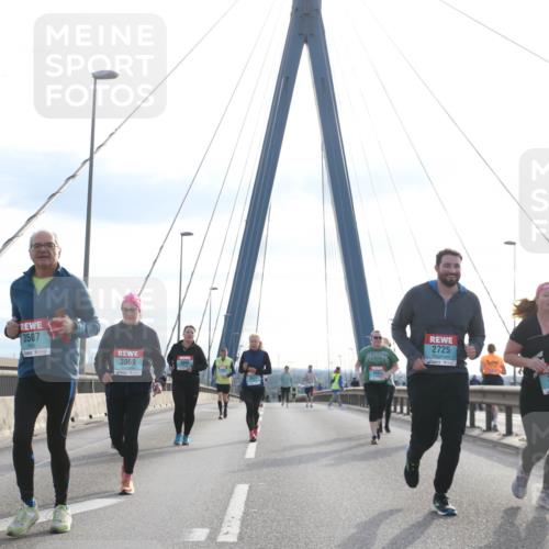 03.10.2024 - Köhlbrandbrückenlauf Jannik Wohlers http://msf.ph/oto/7308013 03.10.2024 09:39:32 Position 1 3507, 3069, 2725, 2634 meine-sportfotos.de