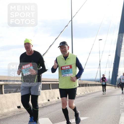 03.10.2024 - Köhlbrandbrückenlauf Jannik Wohlers http://msf.ph/oto/7308138 03.10.2024 09:39:42 Position 1 3209, 3243 meine-sportfotos.de