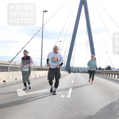 03.10.2024 - Köhlbrandbrückenlauf Jannik Wohlers http://msf.ph/oto/7308178 03.10.2024 09:39:49 Position 1 3025, 3480, 3212 meine-sportfotos.de