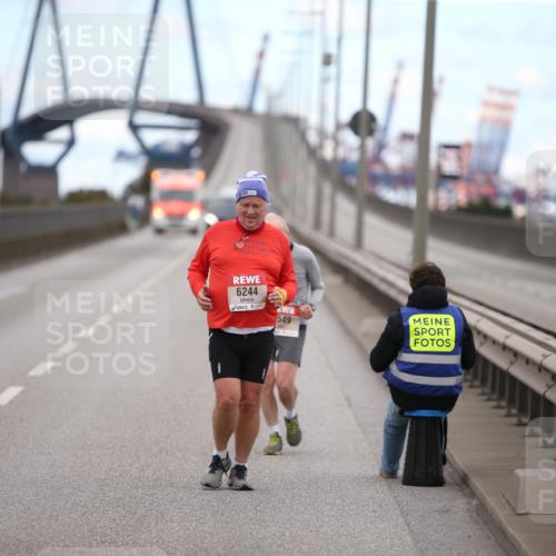 03.10.2024 - Köhlbrandbrückenlauf Jannik Wohlers http://msf.ph/oto/7333880 03.10.2024 13:21:58 Position 3 6244, 549 meine-sportfotos.de
