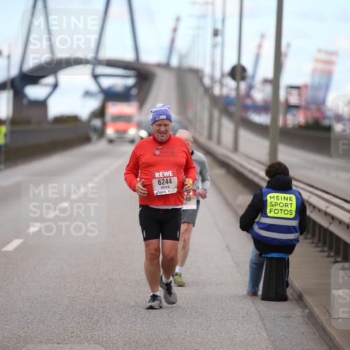 03.10.2024 - Köhlbrandbrückenlauf Jannik Wohlers http://msf.ph/oto/7333882 03.10.2024 13:21:58 Position 3 6244, 349 meine-sportfotos.de