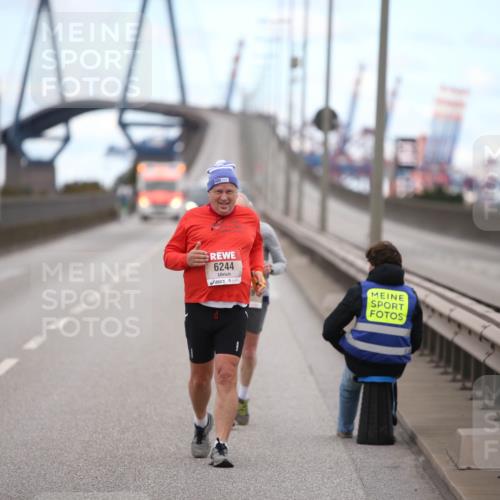 03.10.2024 - Köhlbrandbrückenlauf Jannik Wohlers http://msf.ph/oto/7333885 03.10.2024 13:21:58 Position 3 6244 meine-sportfotos.de