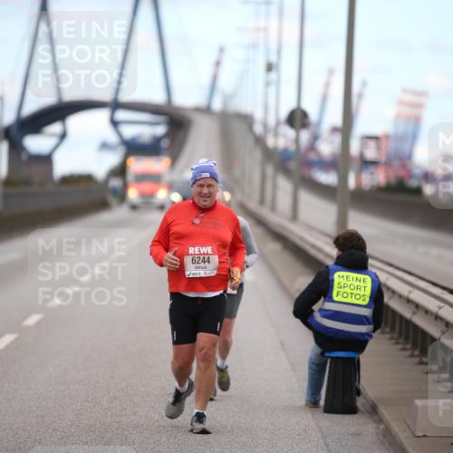 03.10.2024 - Köhlbrandbrückenlauf Jannik Wohlers http://msf.ph/oto/7333886 03.10.2024 13:21:59 Position 3 6244 meine-sportfotos.de