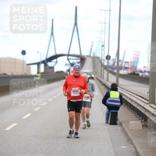 03.10.2024 - Köhlbrandbrückenlauf Jannik Wohlers http://msf.ph/oto/7333888 03.10.2024 13:22:00 Position 3 6244, 6549 meine-sportfotos.de