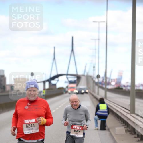 03.10.2024 - Köhlbrandbrückenlauf Jannik Wohlers http://msf.ph/oto/7333898 03.10.2024 13:22:05 Position 3 6244, 6549 meine-sportfotos.de