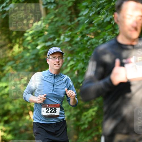 06.10.2024 - Bramfelder Halbmarathon 2024 Dr. Thomas Lammeyer http://msf.ph/oto/7334998 06.10.2024 09:53:34 Laufen 228, 50 meine-sportfotos.de
