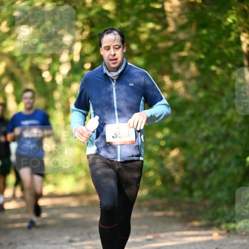 06.10.2024 - Bramfelder Halbmarathon 2024 Dr. Thomas Lammeyer http://msf.ph/oto/7335425 06.10.2024 09:55:17 Laufen 3934 meine-sportfotos.de
