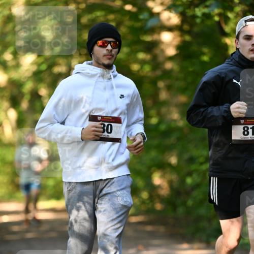 06.10.2024 - Bramfelder Halbmarathon 2024 Dr. Thomas Lammeyer http://msf.ph/oto/7335875 06.10.2024 10:00:04 Laufen 30, 81 meine-sportfotos.de