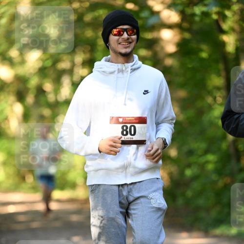 06.10.2024 - Bramfelder Halbmarathon 2024 Dr. Thomas Lammeyer http://msf.ph/oto/7335879 06.10.2024 10:00:05 Laufen 33, 80, 80 meine-sportfotos.de