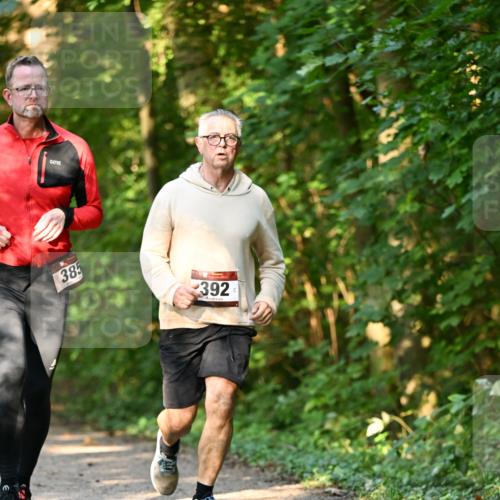 06.10.2024 - Bramfelder Halbmarathon 2024 Dr. Thomas Lammeyer http://msf.ph/oto/7335913 06.10.2024 10:00:42 Laufen 385, 392 meine-sportfotos.de