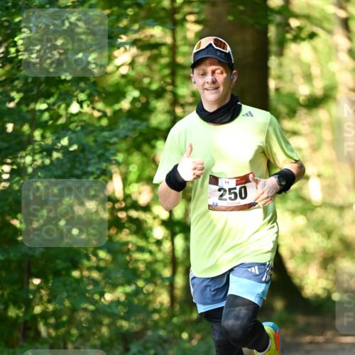 06.10.2024 - Bramfelder Halbmarathon 2024 Dr. Thomas Lammeyer http://msf.ph/oto/7336279 06.10.2024 10:11:51 Laufen 11, 250 meine-sportfotos.de