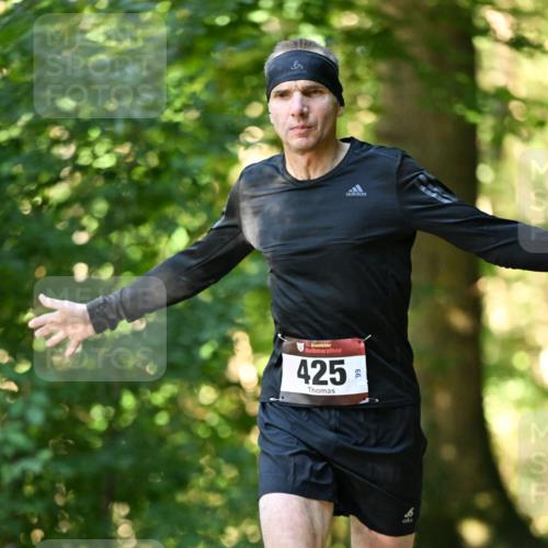 06.10.2024 - Bramfelder Halbmarathon 2024 Dr. Thomas Lammeyer http://msf.ph/oto/7336494 06.10.2024 10:14:19 Laufen 33, 425, 99 meine-sportfotos.de
