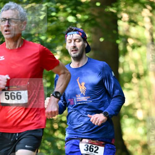 06.10.2024 - Bramfelder Halbmarathon 2024 Dr. Thomas Lammeyer http://msf.ph/oto/7336782 06.10.2024 10:16:48 Laufen 566, 2023, 362, 74 meine-sportfotos.de