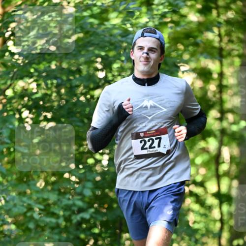06.10.2024 - Bramfelder Halbmarathon 2024 Dr. Thomas Lammeyer http://msf.ph/oto/7337256 06.10.2024 10:20:31 Laufen 33, 227 meine-sportfotos.de