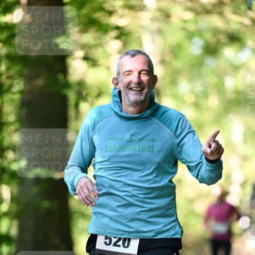 06.10.2024 - Bramfelder Halbmarathon 2024 Dr. Thomas Lammeyer http://msf.ph/oto/7337335 06.10.2024 10:20:57 Laufen 520 meine-sportfotos.de