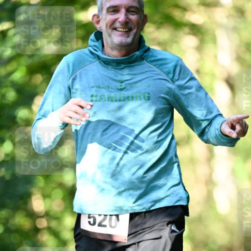 06.10.2024 - Bramfelder Halbmarathon 2024 Dr. Thomas Lammeyer http://msf.ph/oto/7337339 06.10.2024 10:20:58 Laufen 520 meine-sportfotos.de