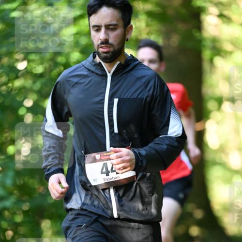 06.10.2024 - Bramfelder Halbmarathon 2024 Dr. Thomas Lammeyer http://msf.ph/oto/7337532 06.10.2024 10:21:59 Laufen 55, 35, 44 meine-sportfotos.de