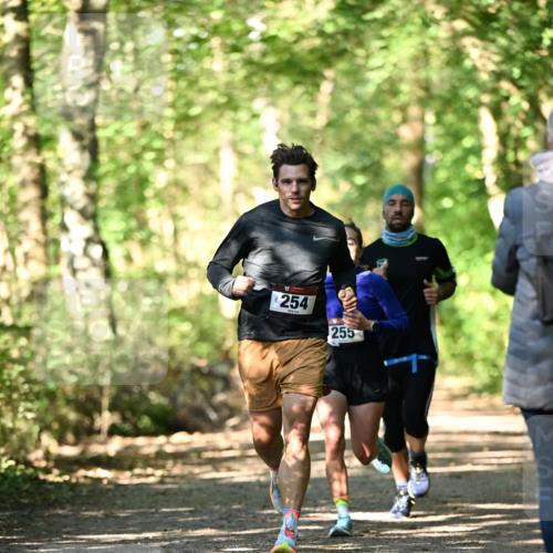 06.10.2024 - Bramfelder Halbmarathon 2024 Dr. Thomas Lammeyer http://msf.ph/oto/7337938 06.10.2024 10:24:13 Laufen 254, 255 meine-sportfotos.de