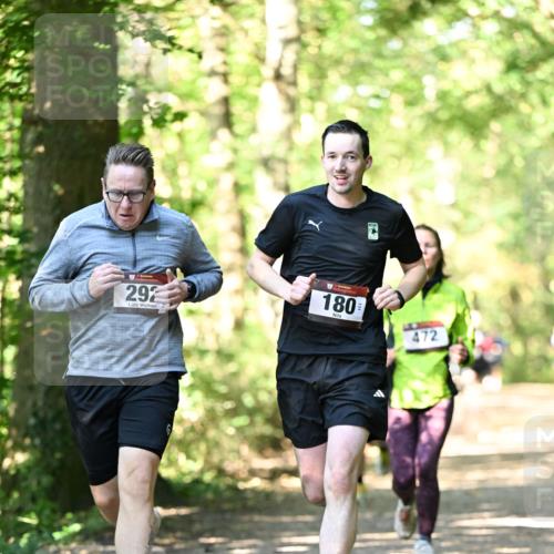 06.10.2024 - Bramfelder Halbmarathon 2024 Dr. Thomas Lammeyer http://msf.ph/oto/7338527 06.10.2024 10:27:23 Laufen 292, 180, 472 meine-sportfotos.de