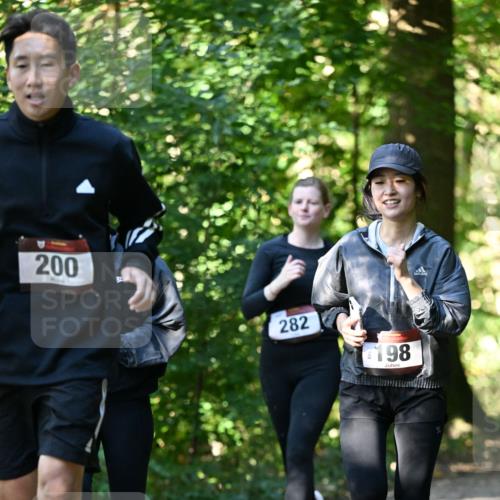06.10.2024 - Bramfelder Halbmarathon 2024 Dr. Thomas Lammeyer http://msf.ph/oto/7339103 06.10.2024 10:30:13 Laufen 200, 282, 198 meine-sportfotos.de