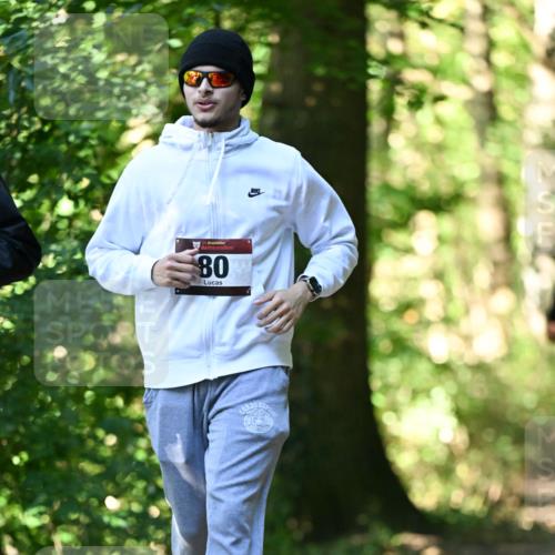 06.10.2024 - Bramfelder Halbmarathon 2024 Dr. Thomas Lammeyer http://msf.ph/oto/7339503 06.10.2024 10:33:46 Laufen 33, 80 meine-sportfotos.de