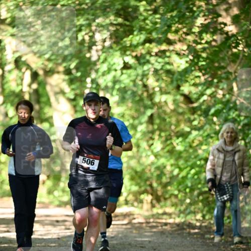 06.10.2024 - Bramfelder Halbmarathon 2024 Dr. Thomas Lammeyer http://msf.ph/oto/7339970 06.10.2024 10:40:53 Laufen 506, 111 meine-sportfotos.de