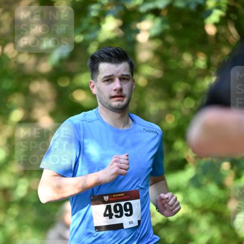 06.10.2024 - Bramfelder Halbmarathon 2024 Dr. Thomas Lammeyer http://msf.ph/oto/7339989 06.10.2024 10:40:57 Laufen 499, 90 meine-sportfotos.de