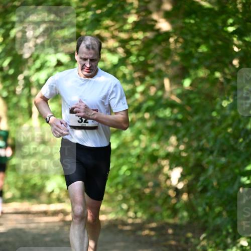 06.10.2024 - Bramfelder Halbmarathon 2024 Dr. Thomas Lammeyer http://msf.ph/oto/7340069 06.10.2024 10:41:36 Laufen 32, 73 meine-sportfotos.de