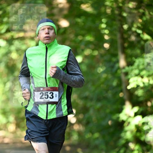 06.10.2024 - Bramfelder Halbmarathon 2024 Dr. Thomas Lammeyer http://msf.ph/oto/7340314 06.10.2024 10:42:41 Laufen 33, 253 meine-sportfotos.de