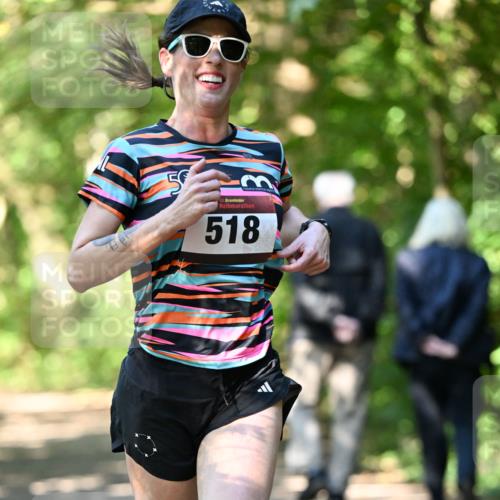 06.10.2024 - Bramfelder Halbmarathon 2024 Dr. Thomas Lammeyer http://msf.ph/oto/7340390 06.10.2024 10:43:11 Laufen 5, 33, 518 meine-sportfotos.de