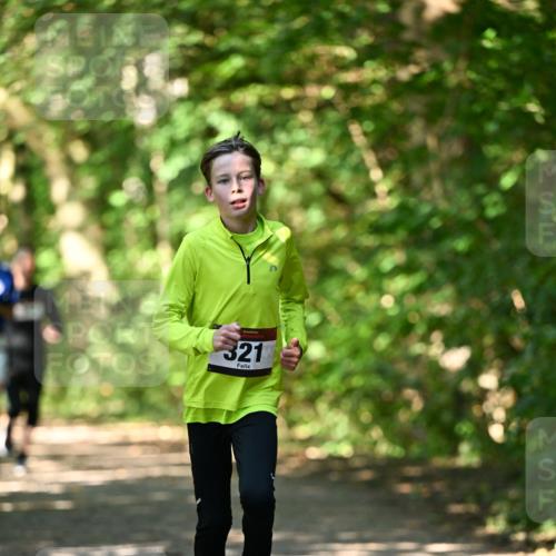 06.10.2024 - Bramfelder Halbmarathon 2024 Dr. Thomas Lammeyer http://msf.ph/oto/7340641 06.10.2024 10:45:19 Laufen 321 meine-sportfotos.de