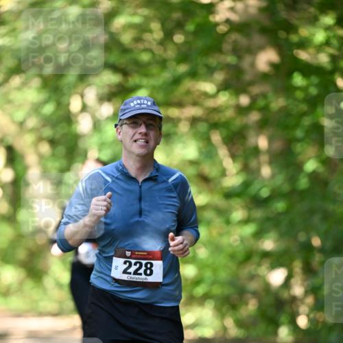 06.10.2024 - Bramfelder Halbmarathon 2024 Dr. Thomas Lammeyer http://msf.ph/oto/7340772 06.10.2024 10:46:16 Laufen 50, 228 meine-sportfotos.de